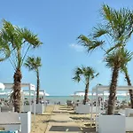 Sea Oasis - With Terrace And Enchanting View Appartamento Bibione