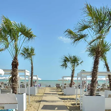 Sea Oasis - Apartment With Terrace And Sea View Lägenhet Bibione