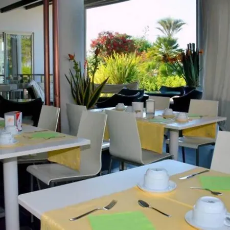 Sea Oasis - Apartment With Terrace And Sea View Μπιμπιόνε